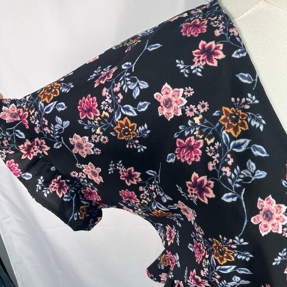 Mi Ami Floral‎ Peplum Wrap Top Black Pink Short Sleeve Ruffle Blouse Size S - Picture 2 of 7